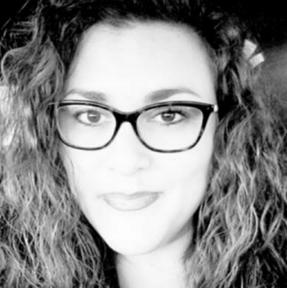 Meet your Posher, Deborah - Picture 1 of 1